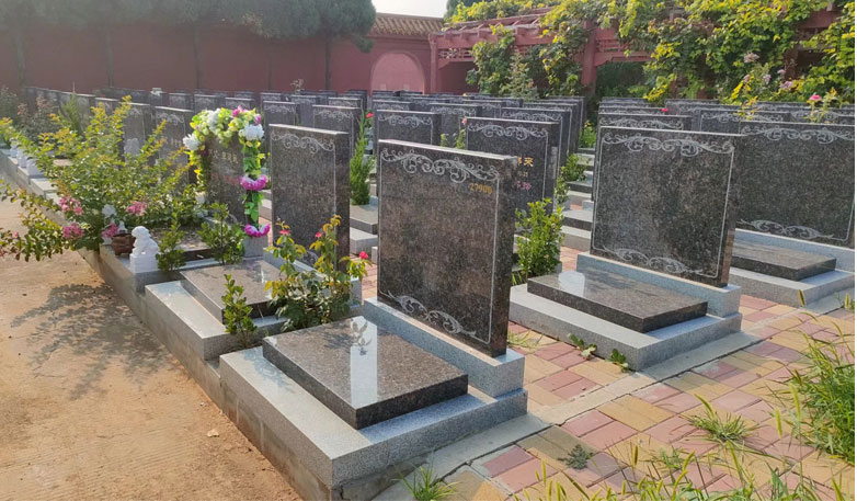 殿西2區(qū)平安碑